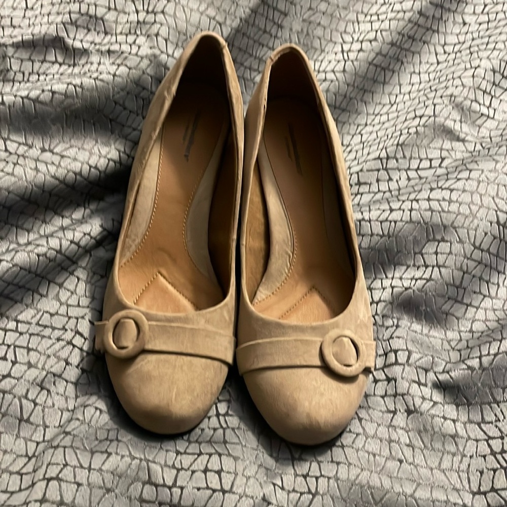 Brand new never worn Avenue Cloudwalker Adele pump size 11W